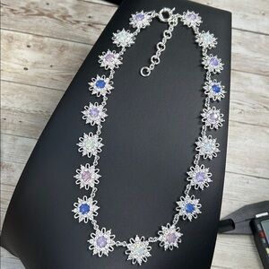 GORGEOUS!!! Talbots snowflake crystal necklace